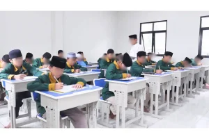 Menuntut ilmu dengan bersungguh-sungguh sebagai bekal hidup menurut ajaran Islam