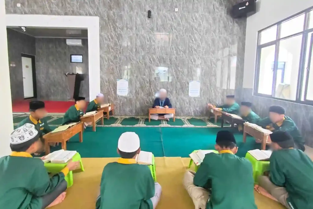Kegiatan halaqah di Ma’had Sabilul Qur’an sebagai bagian dari pembinaan tahfidz dan tarbiyah santri.