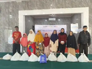 Pemberian santunan dhuafa oleh Ma’had Sabilul Qur’an sebagai wujud kepedulian dan solidaritas umat.