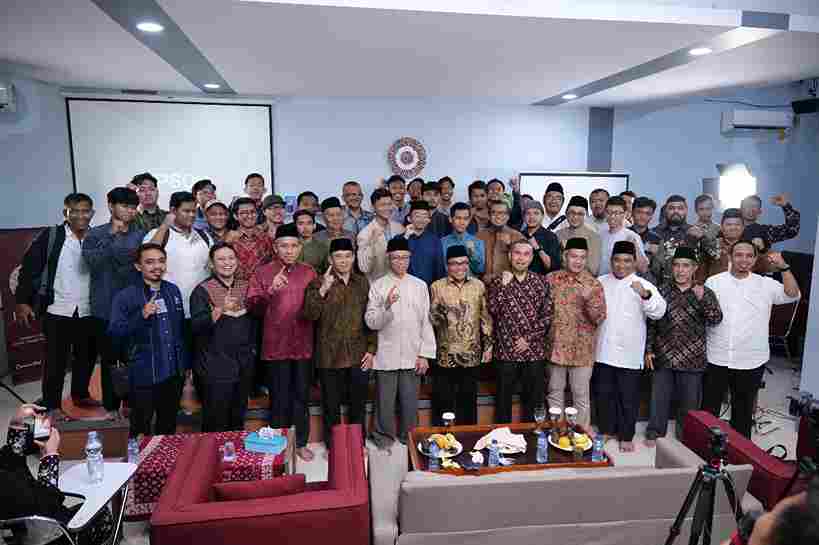 Foto bersama di akhir sesi Temu Ilmiah & Pidato Akhir Tahun INSISTS 2025, Jakarta, Sabtu (6/12/2025). (Insist Indonesia/Admin)