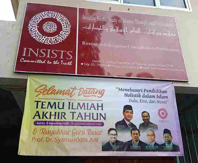 Spanduk Acara Temu Ilmiah & Pidato Akhir Tahun INSISTS 2025 di Aula Imam al-Ghazali, Jakarta, Sabtu (6/12/2025). (MSQ/Abu Musa)
