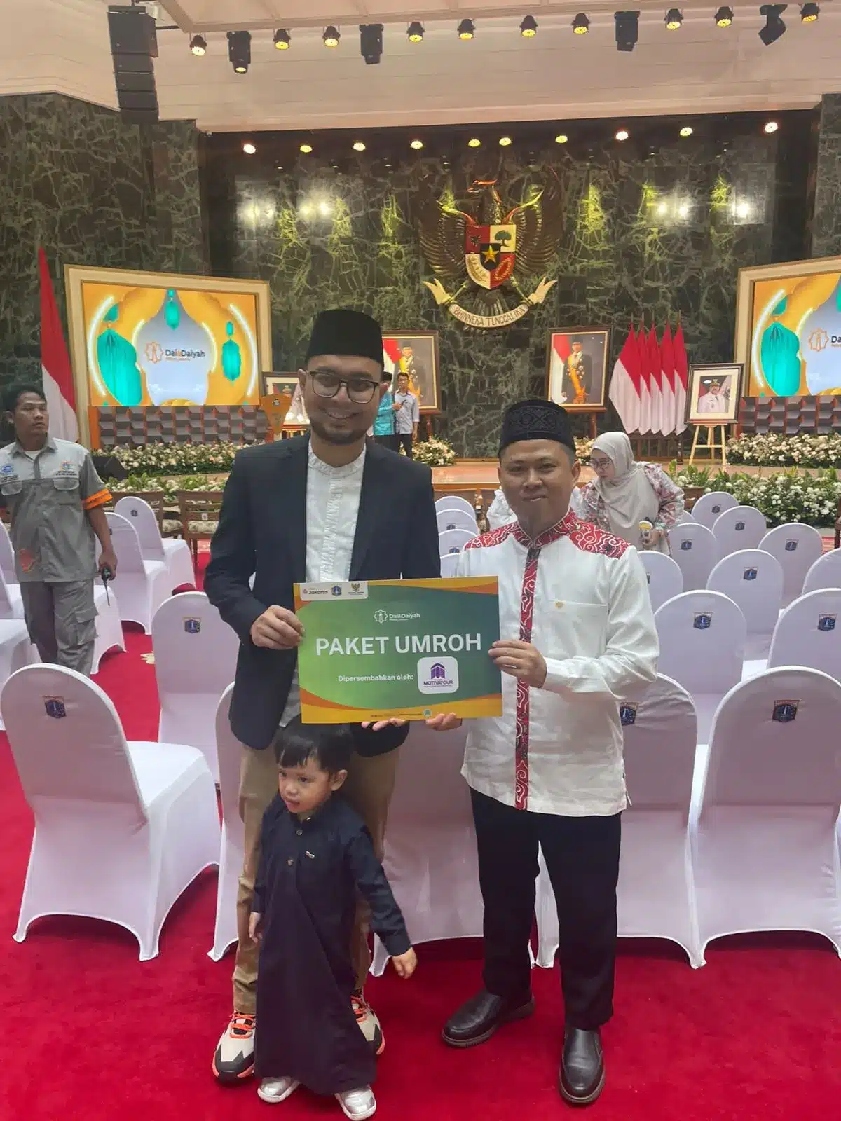 Ustadz Agus Fadilla Sandi Raih Hadiah Umrah di Final Dai & Daiyah Pilihan Jakarta 2025