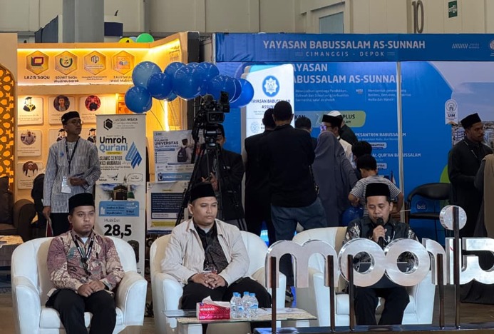 Ketua Dewan Juri, Ustaz Ubaidillah Al Ihrar, S.E., memimpin proses penilaian bersama