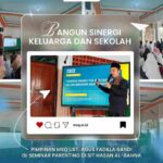 Ust. Agus Fadilla Sandi menyampaikan materi “Sinergi Orang Tua dan Sekolah dalam Mendidik Anak Beradab” di SIT Hasan Al-Banna, Cibinong.